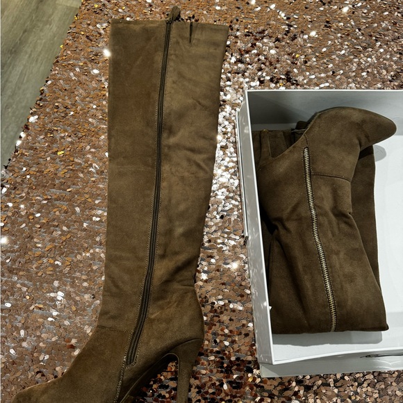 Wide calf thigh high boots - Picture 3 of 4